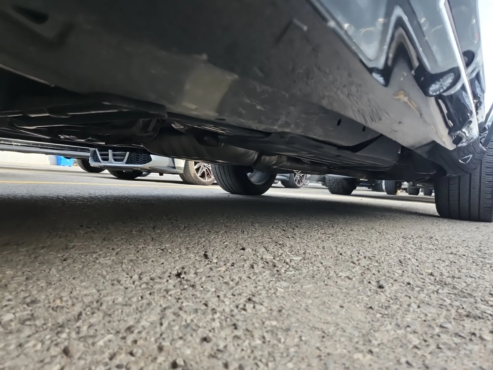 Undercarriage - Driver Photo