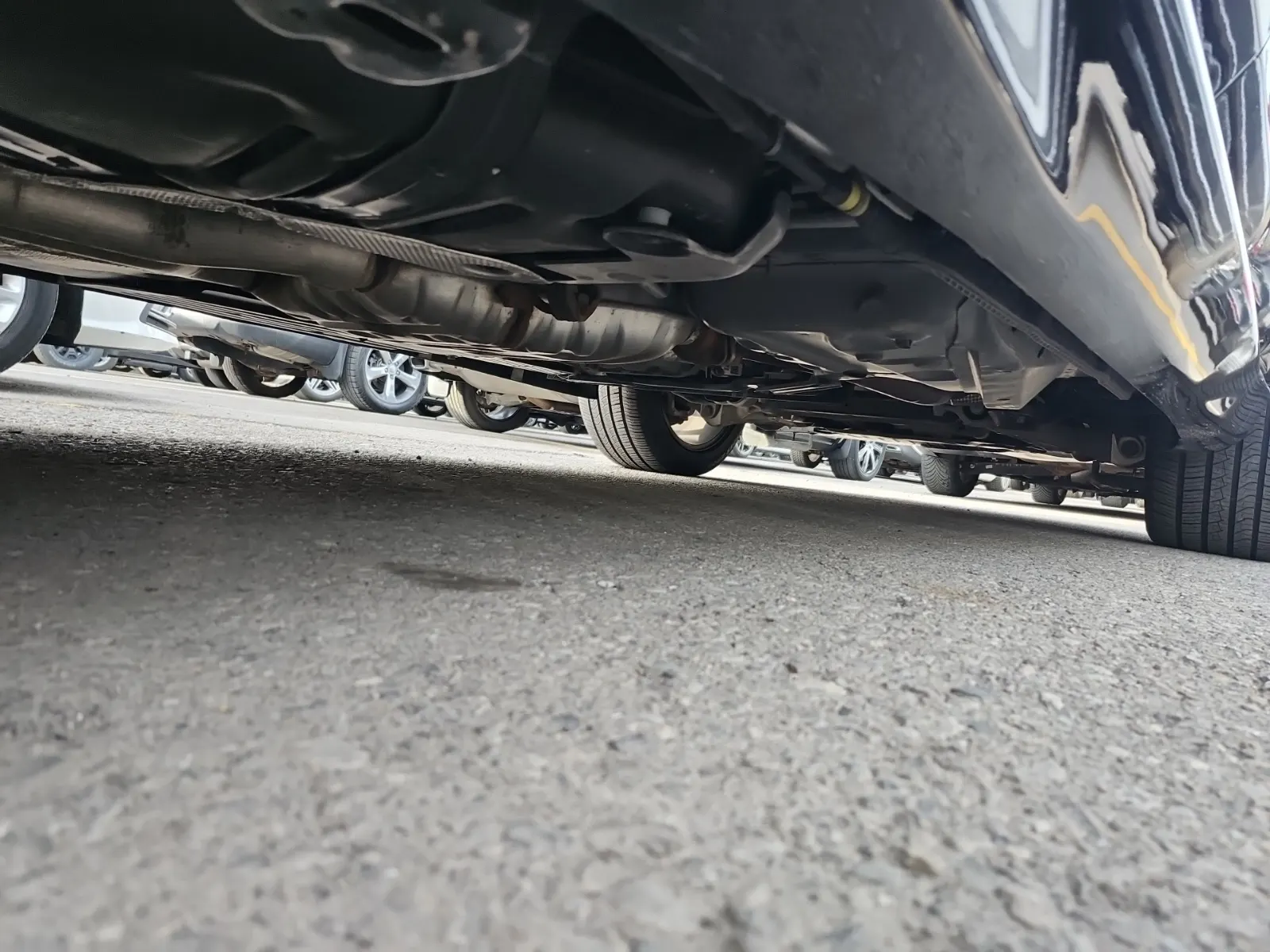 Undercarriage - Passenger Photo