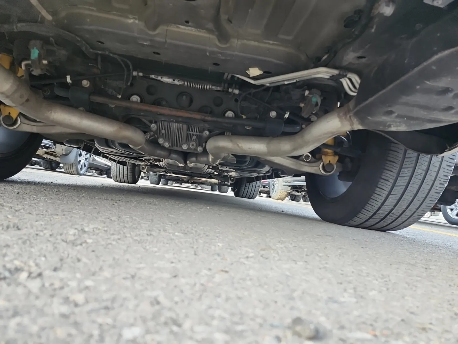 Undercarriage - Rear Photo