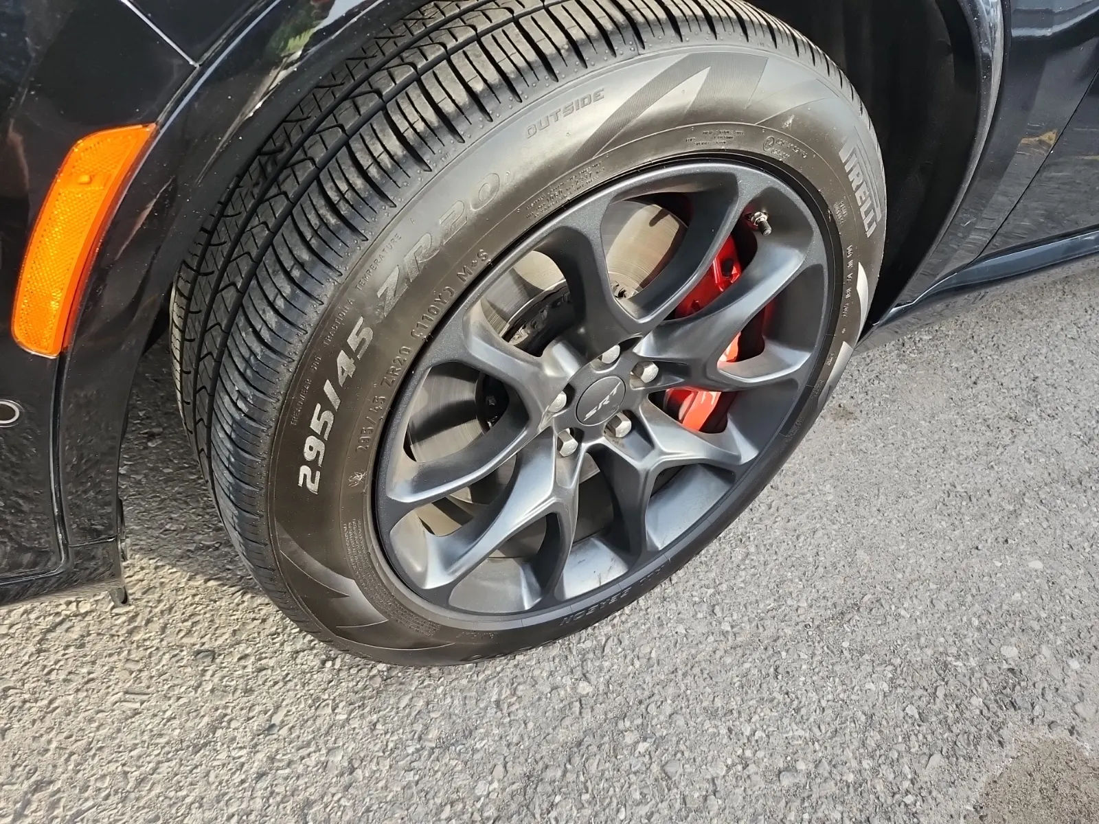 Front driver wheel/tire photo