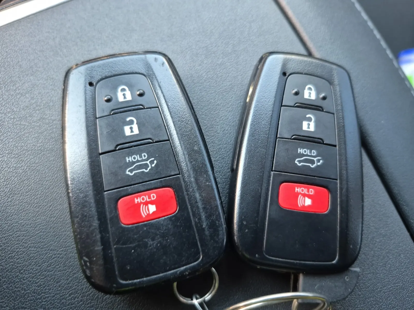 Keys/Fobs/Manual Photo