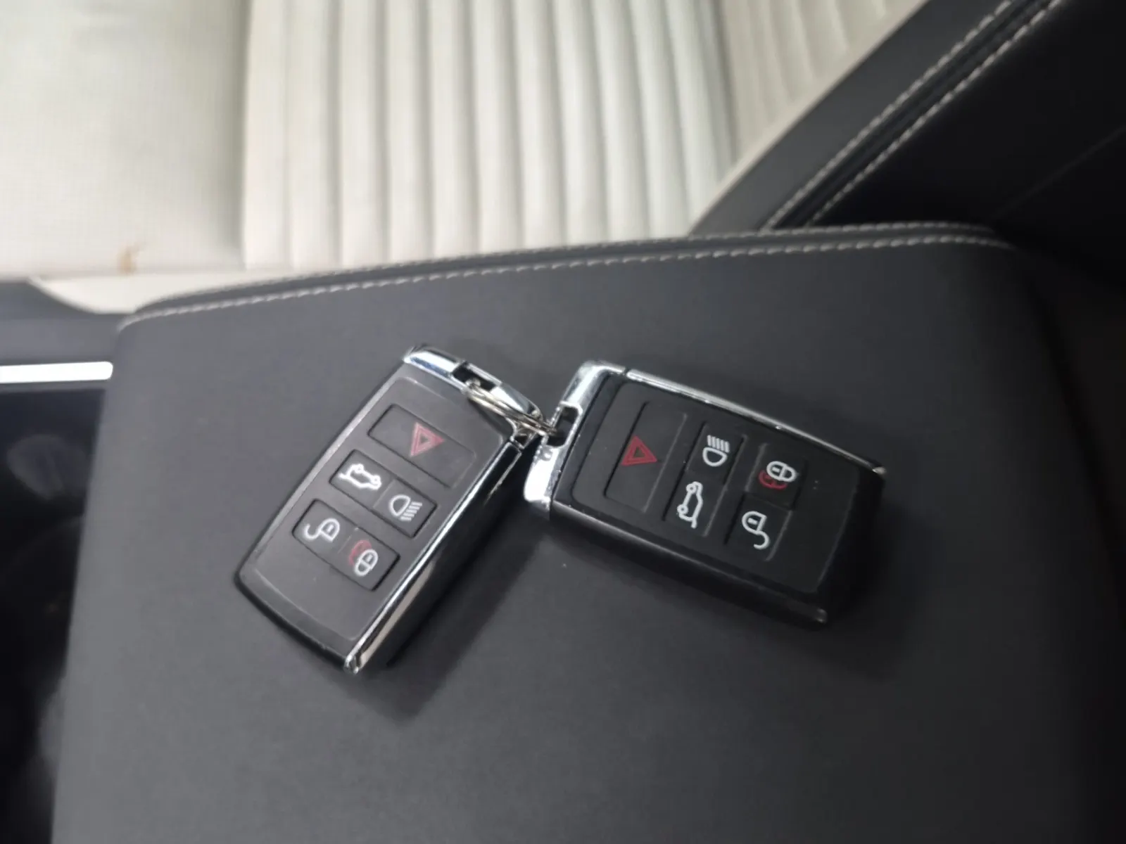Keys/Fobs/Manual Photo