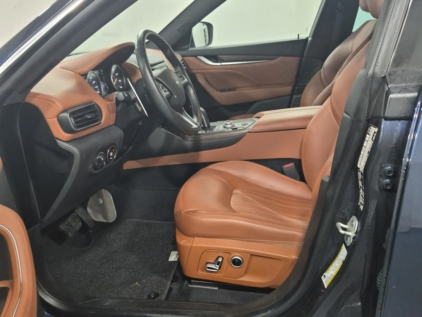 Front Interior Photo
