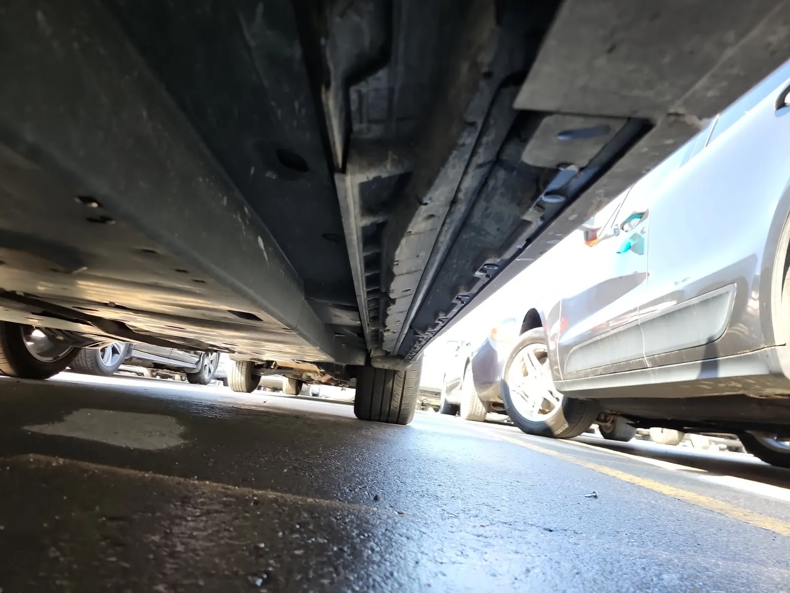 Undercarriage - Driver Photo