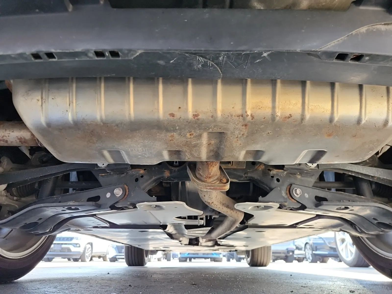 Undercarriage - Rear Photo