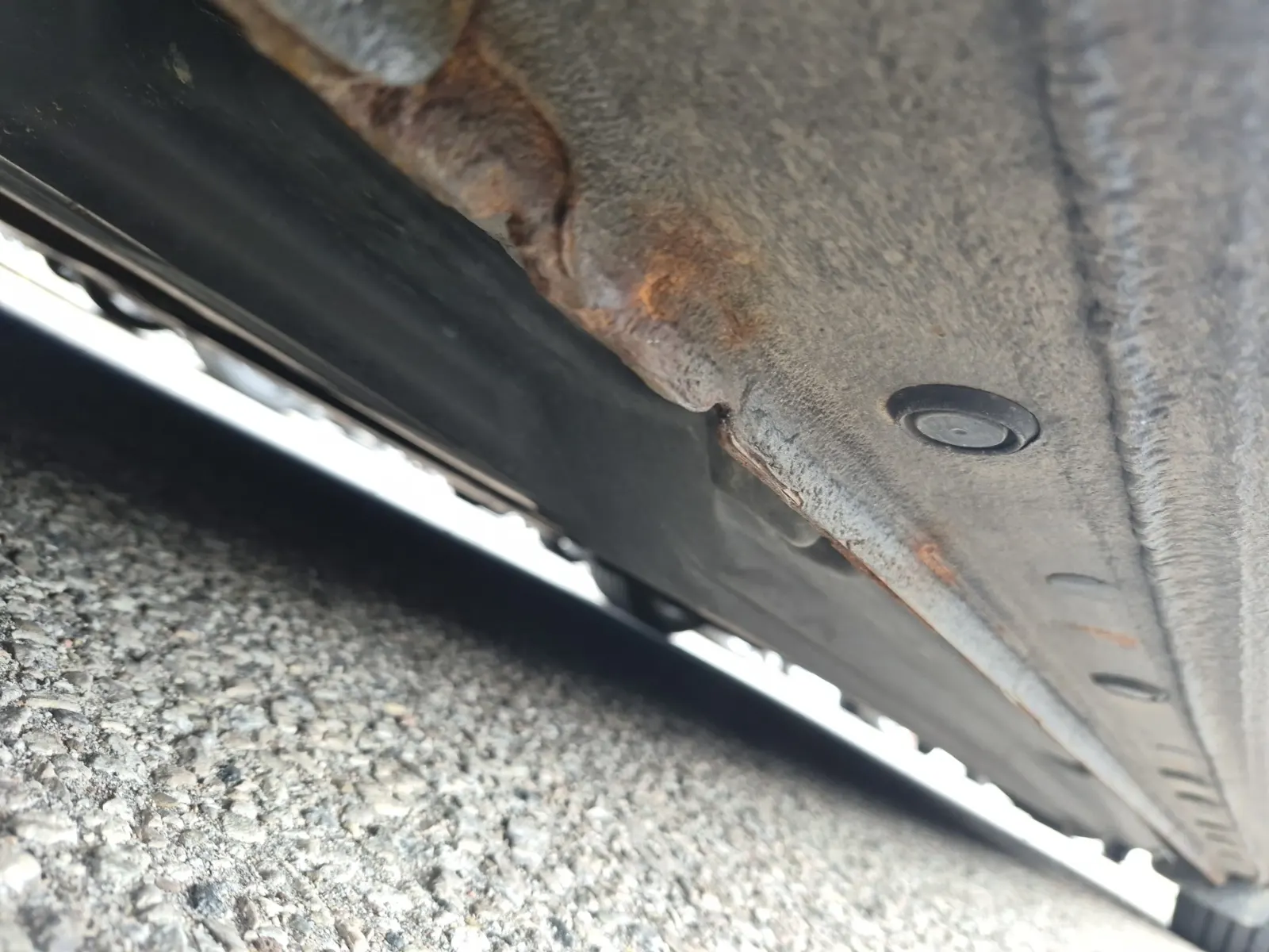 Undercarriage - Driver Photo