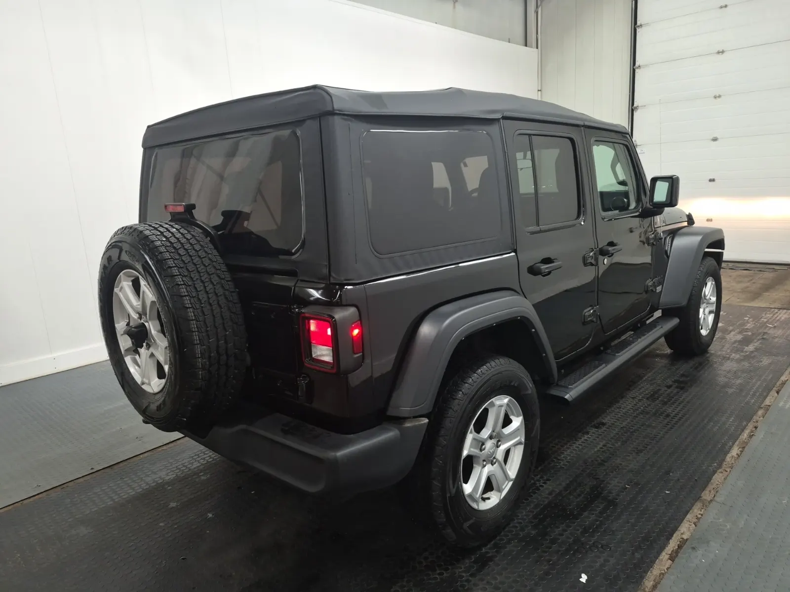 Passenger Rear 3/4 Photo