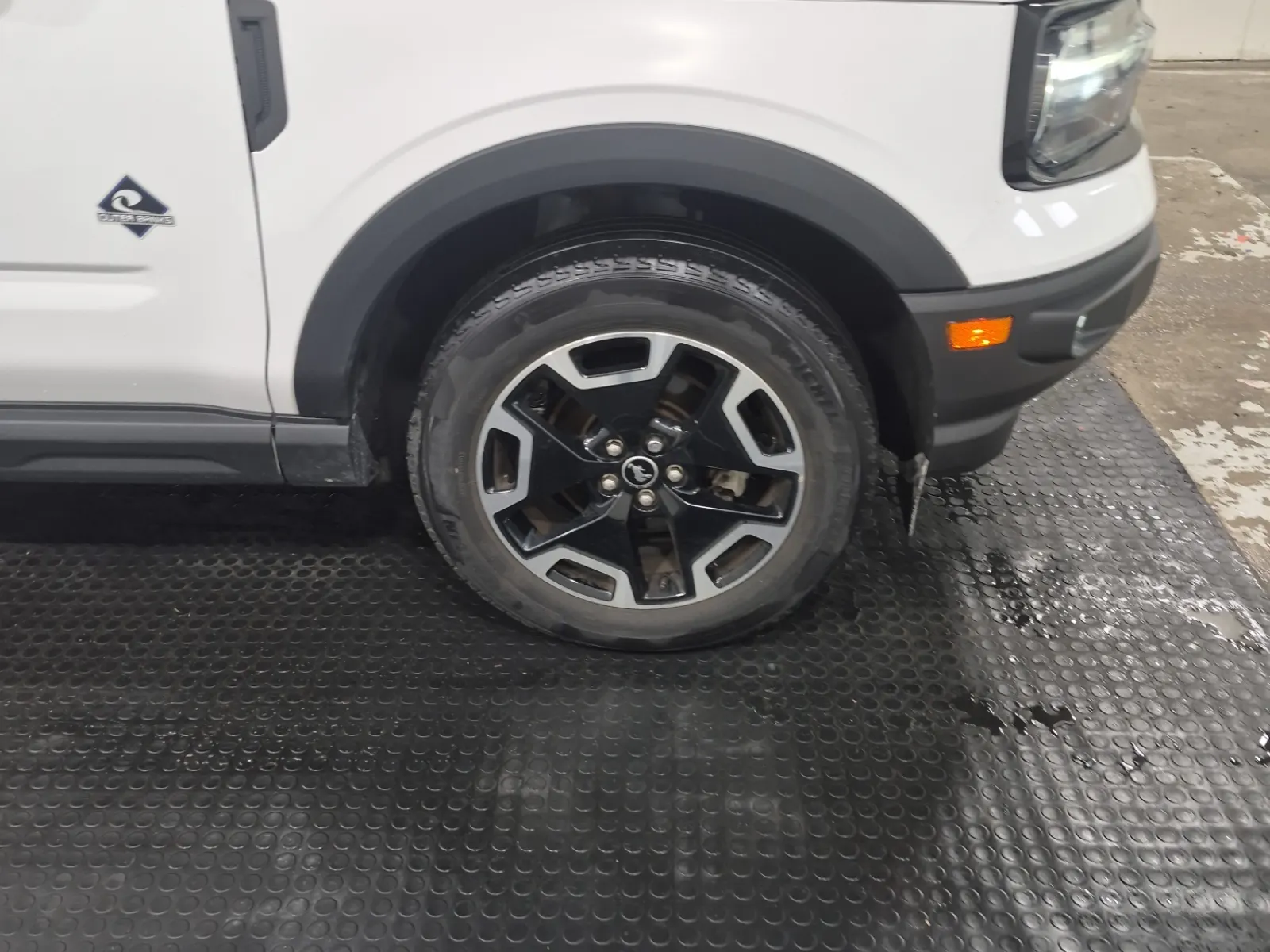 Right Front Wheel/Tire Photo