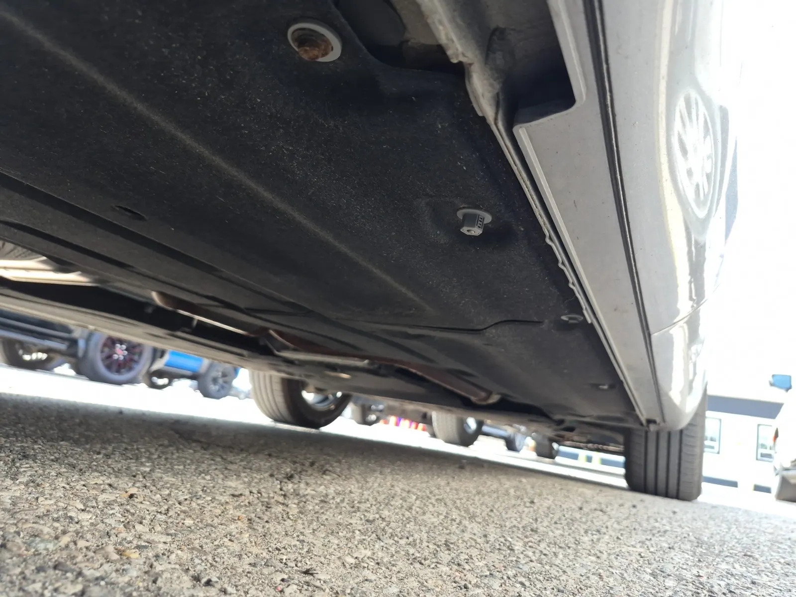 Undercarriage - Passenger Photo