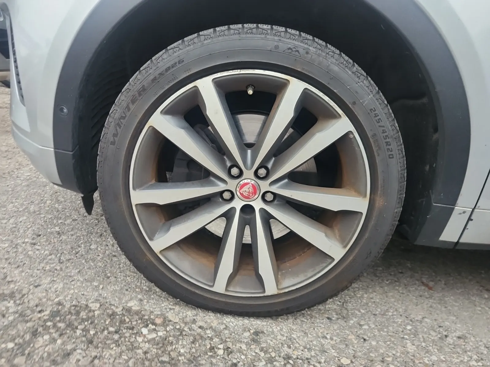 Front driver wheel/tire photo