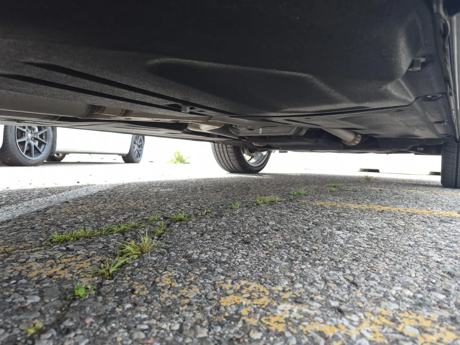 Undercarriage - Passenger Photo