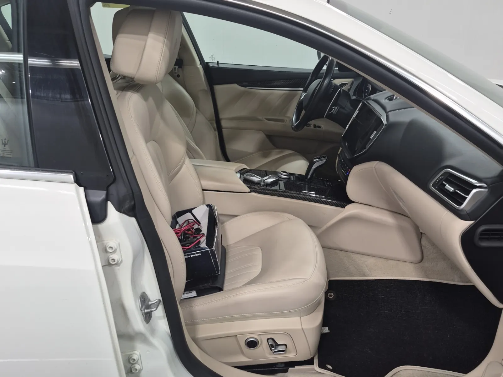 Right Side Interior Photo
