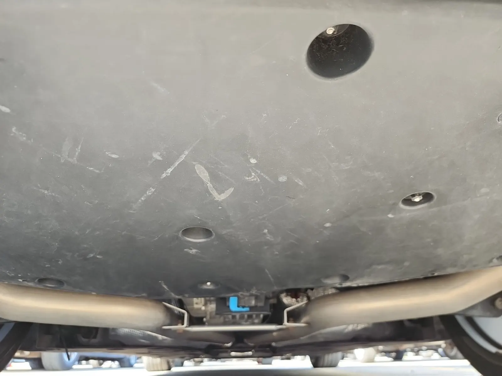 Undercarriage - Rear Photo