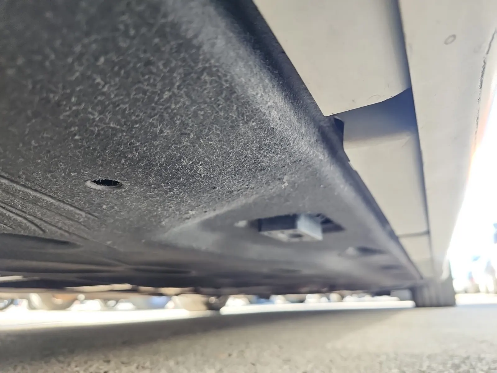 Undercarriage - Passenger Photo