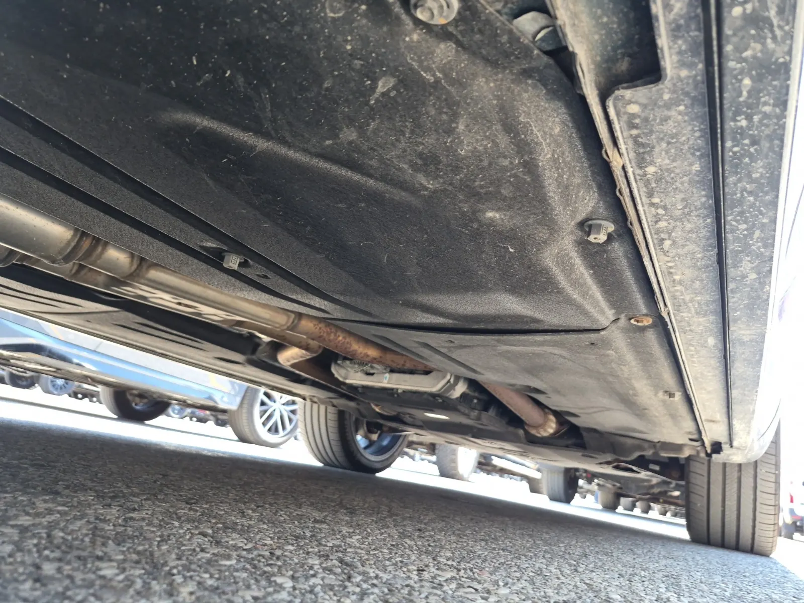 Undercarriage - Passenger Photo