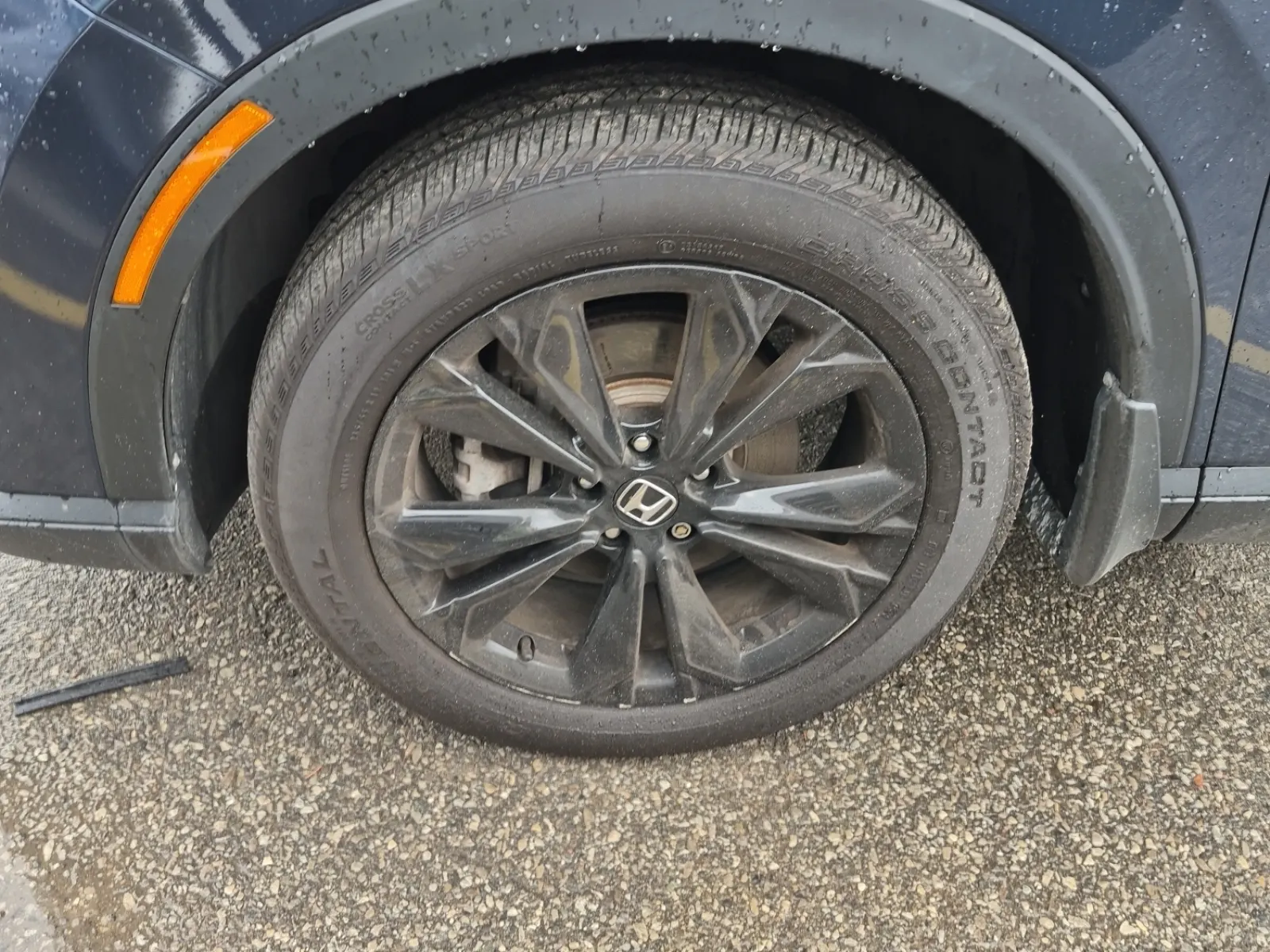 Front driver wheel/tire photo