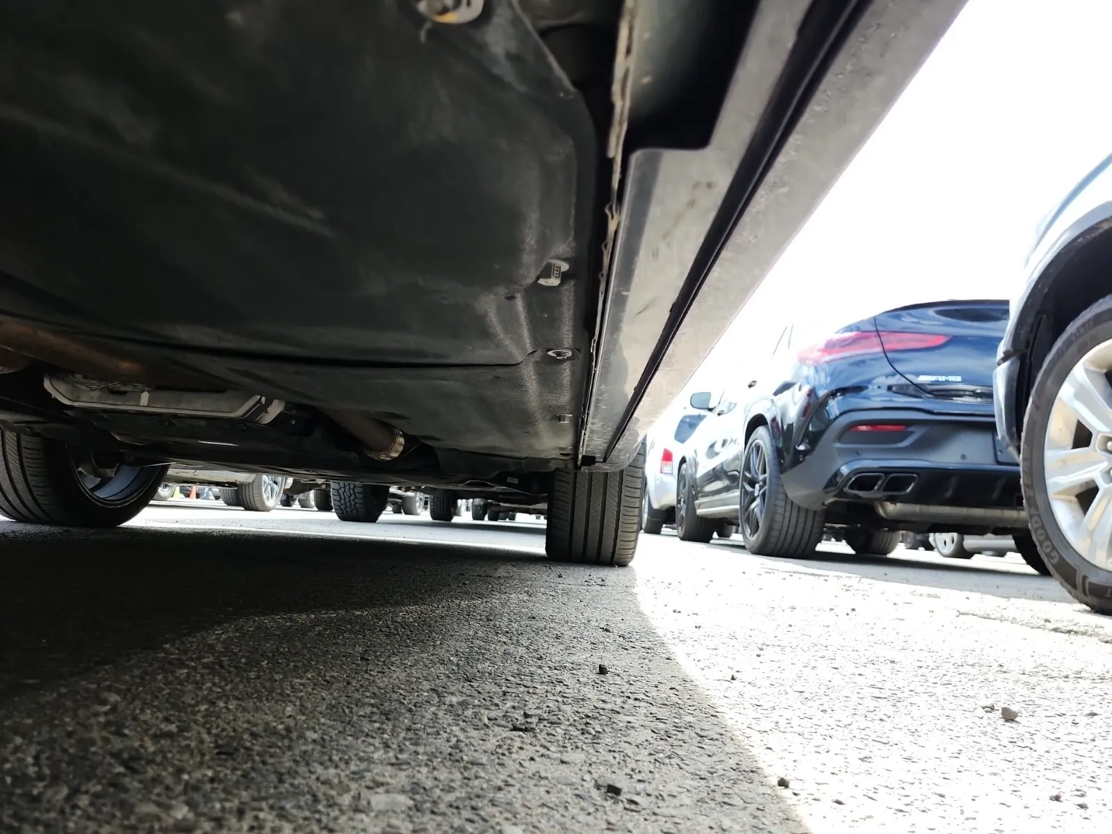 Undercarriage - Passenger Photo