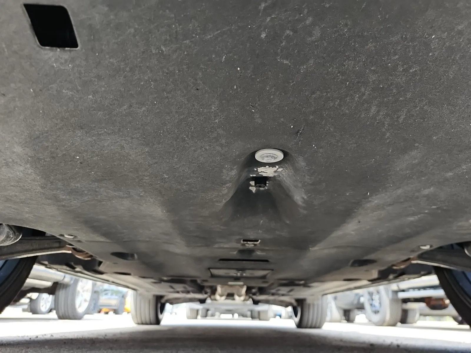 Undercarriage - Front Photo