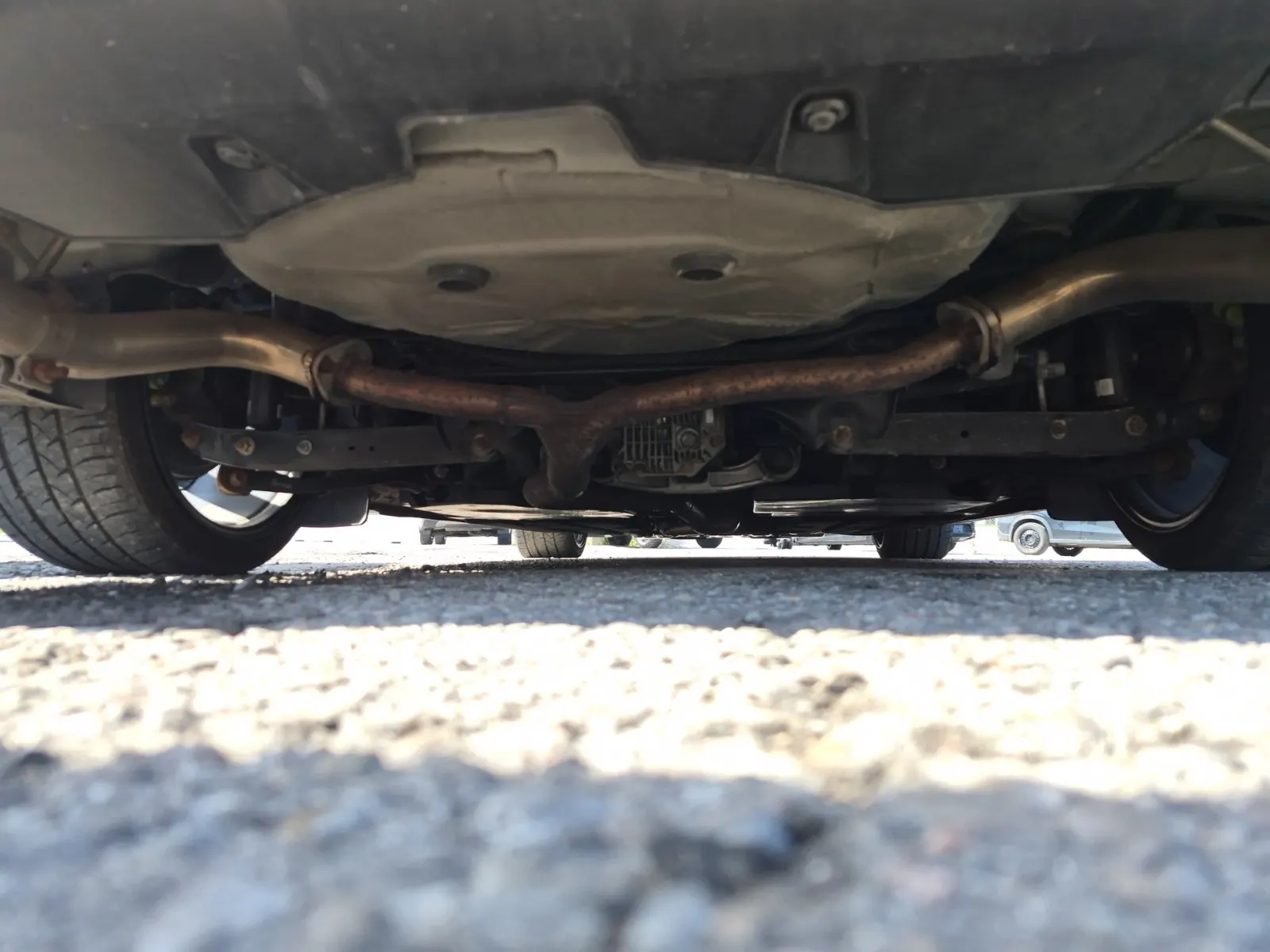 Undercarriage - Rear Photo