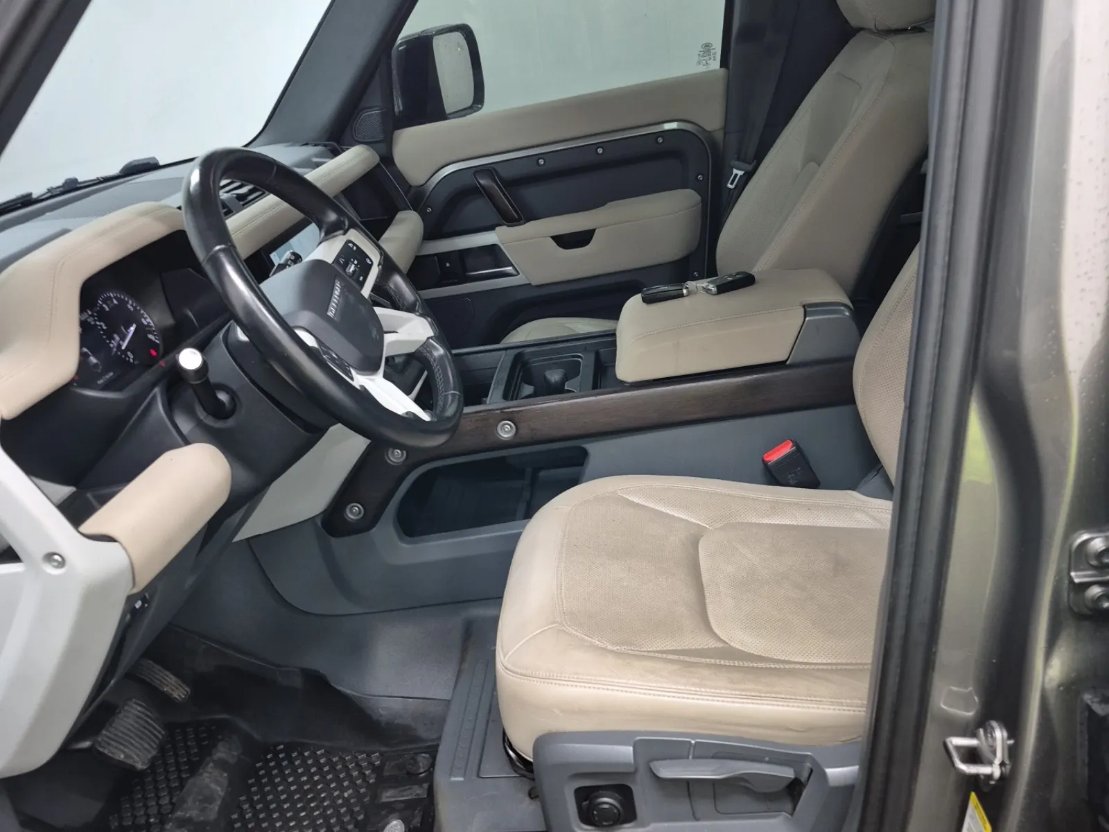Front Interior Photo