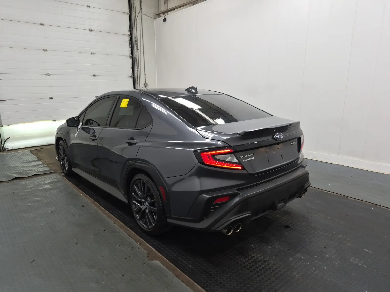 Driver Rear 3/4 Photo