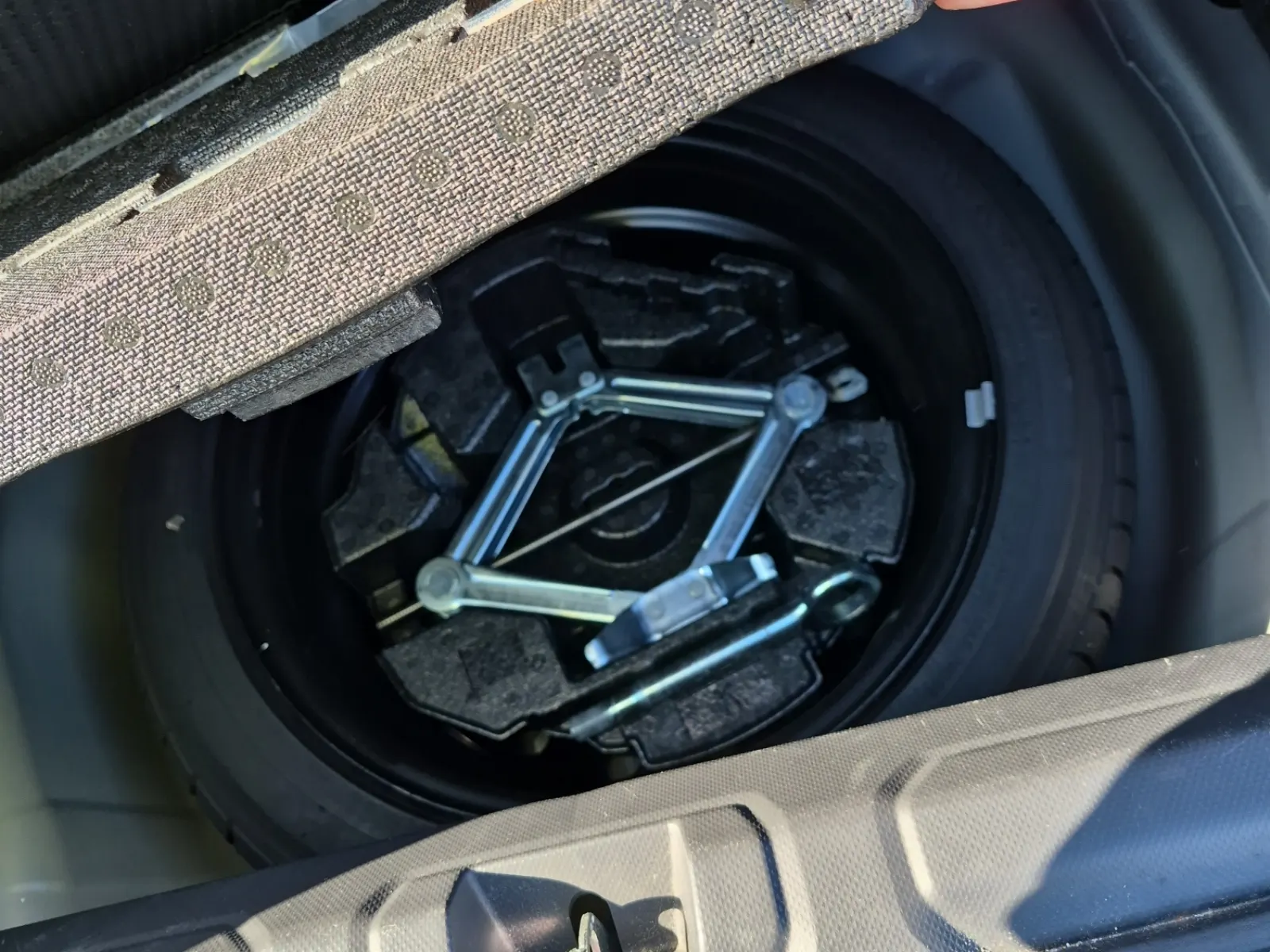 Spare Tire & Wheel Photo
