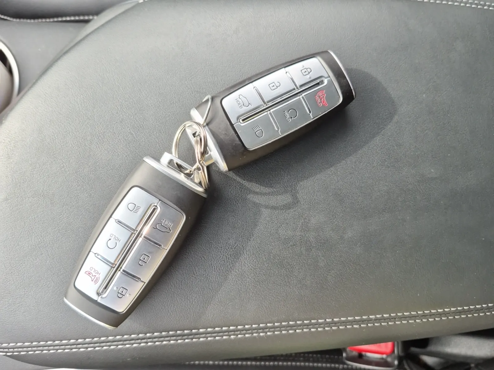Keys/Fobs/Manual Photo