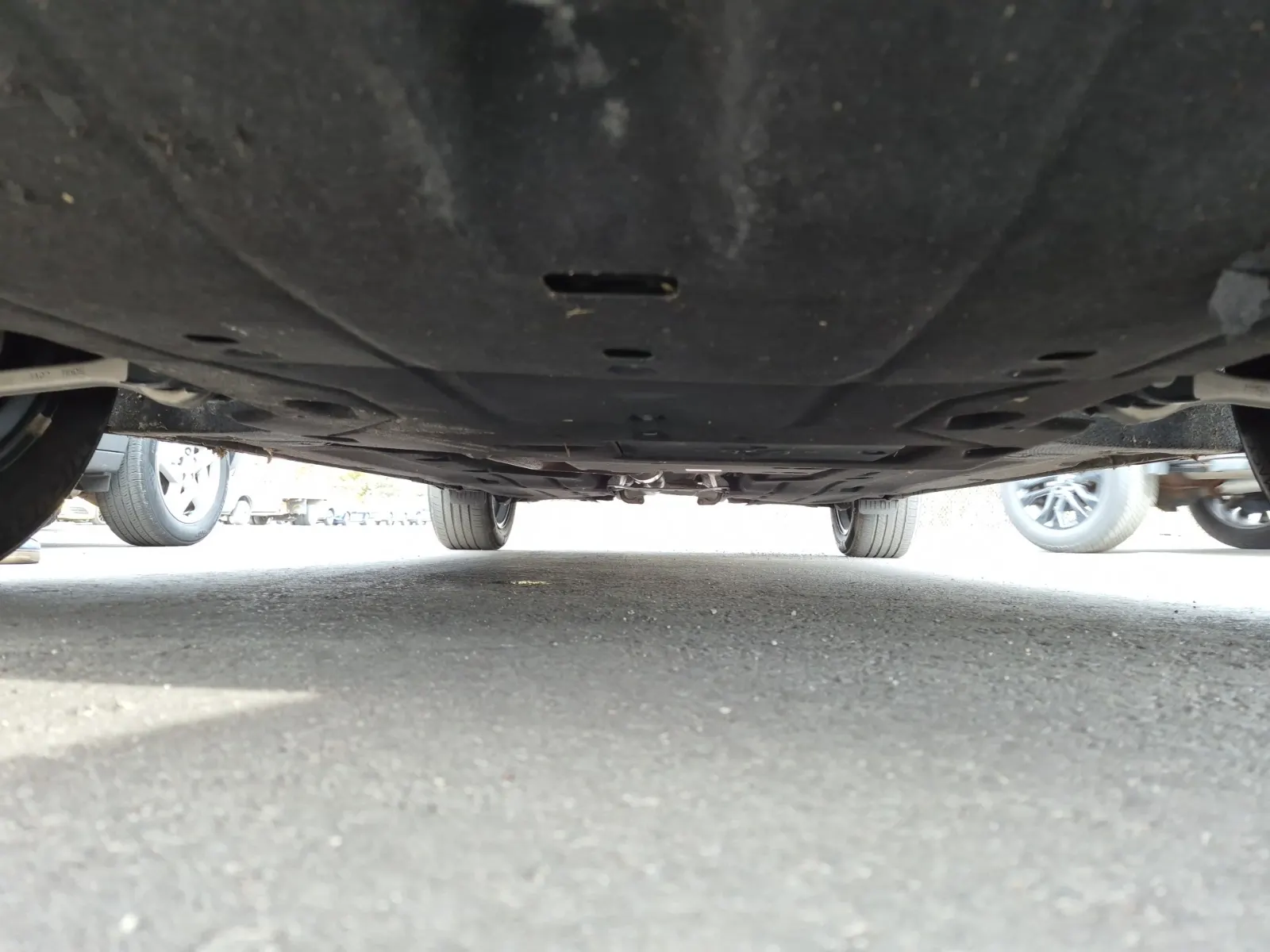 Undercarriage - Front Photo
