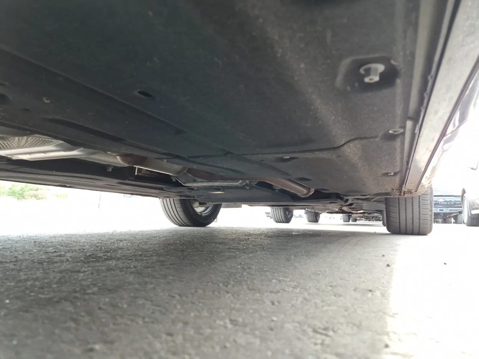 Undercarriage - Passenger Photo