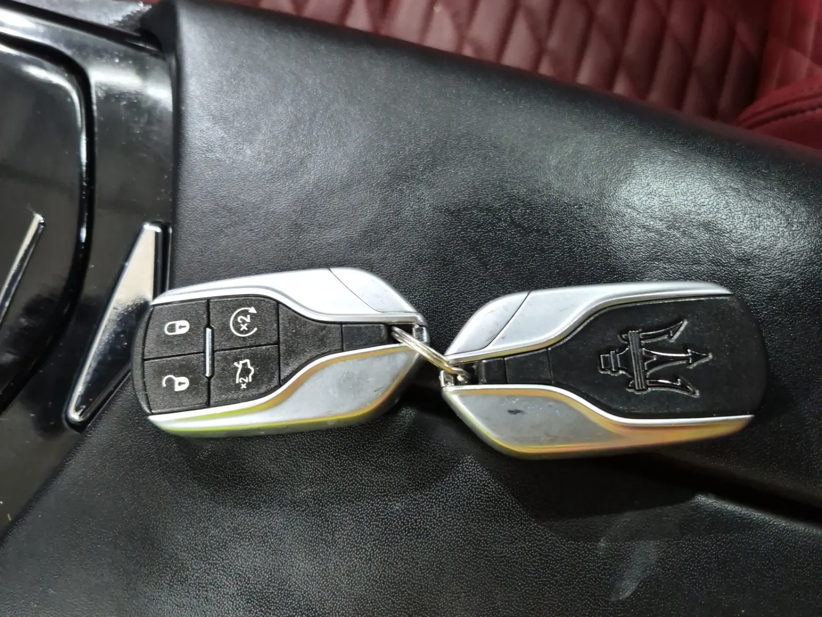 Keys/Fobs/Manual Photo