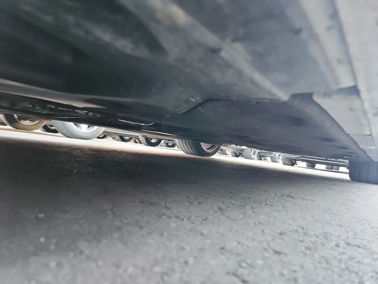 Undercarriage - Driver Photo