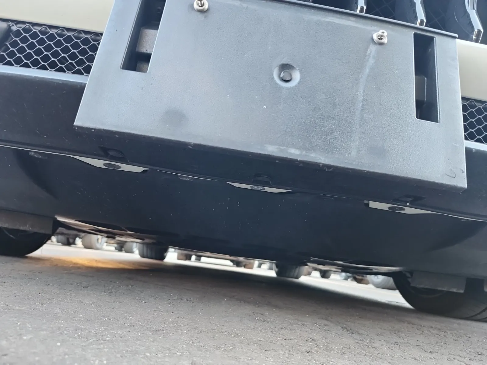 Undercarriage - Front Photo
