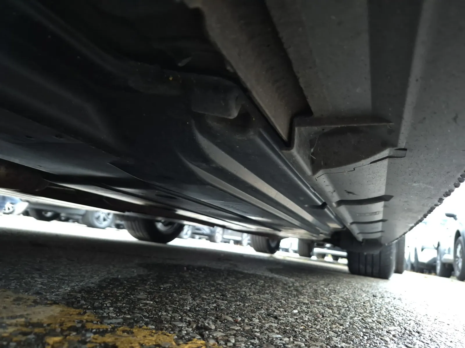 Undercarriage - Driver Photo