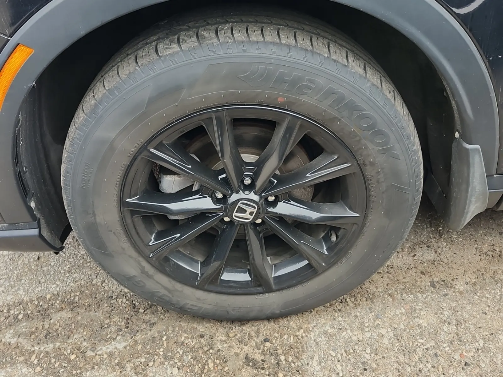 Front driver wheel/tire photo