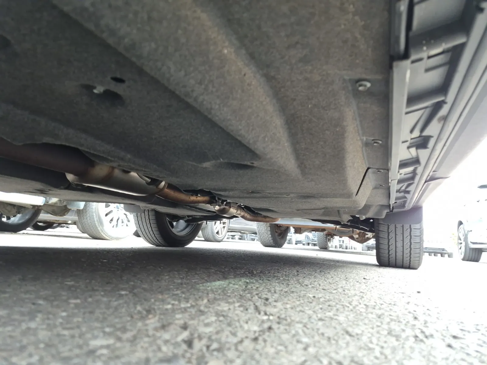 Undercarriage - Driver Photo