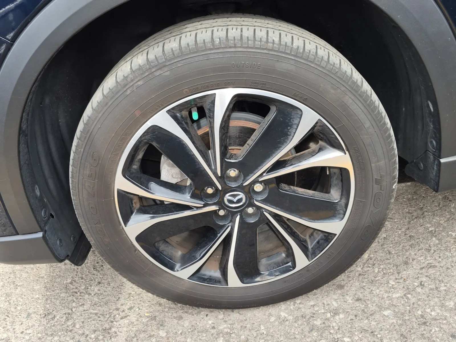 Front driver wheel/tire photo