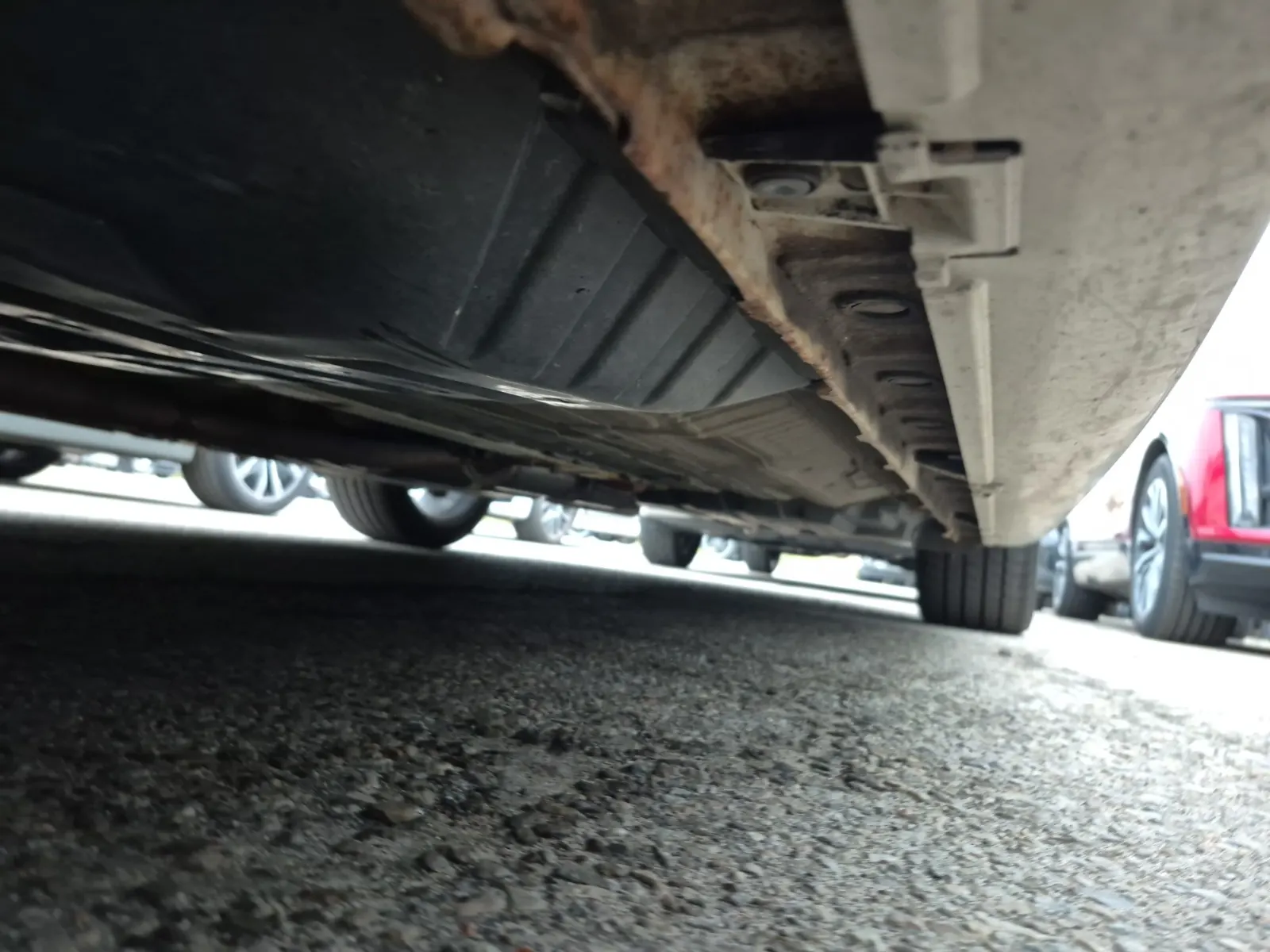 Undercarriage - Driver Photo