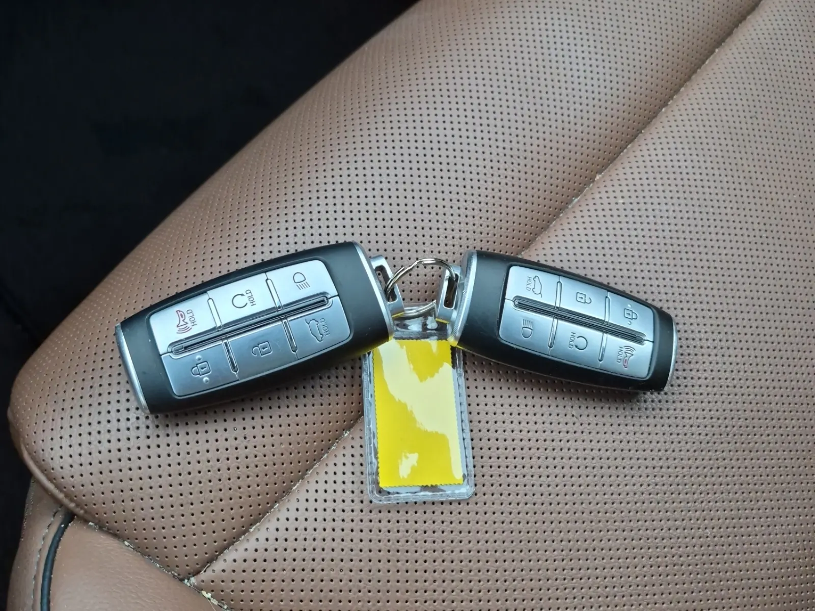 Keys/Fobs/Manual Photo