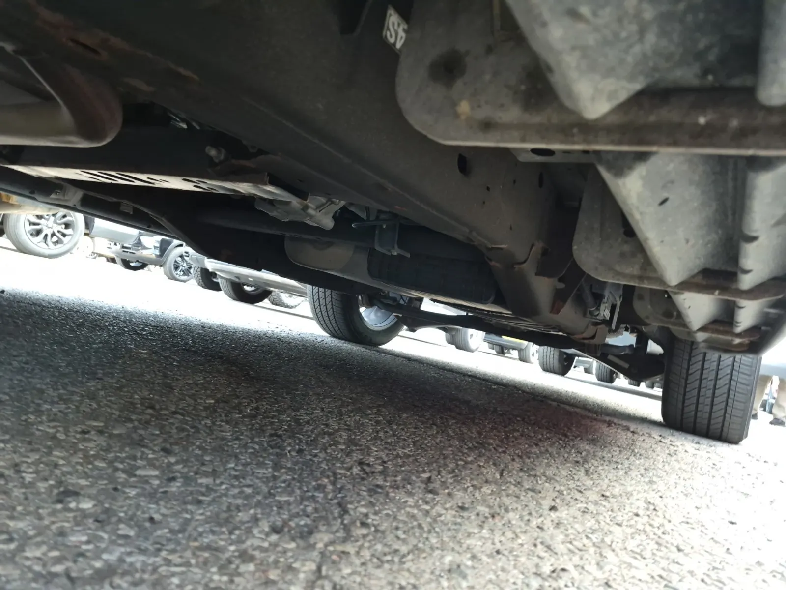 Undercarriage - Driver Photo