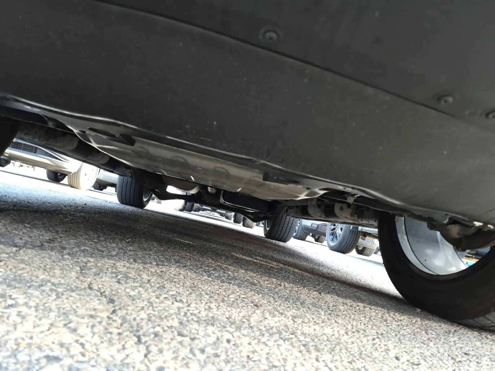 Undercarriage - Front Photo
