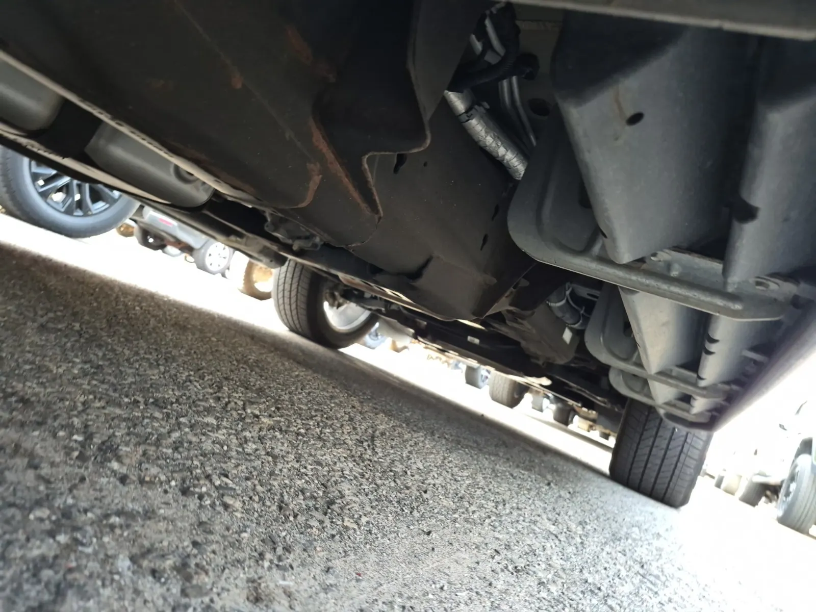 Undercarriage - Passenger Photo