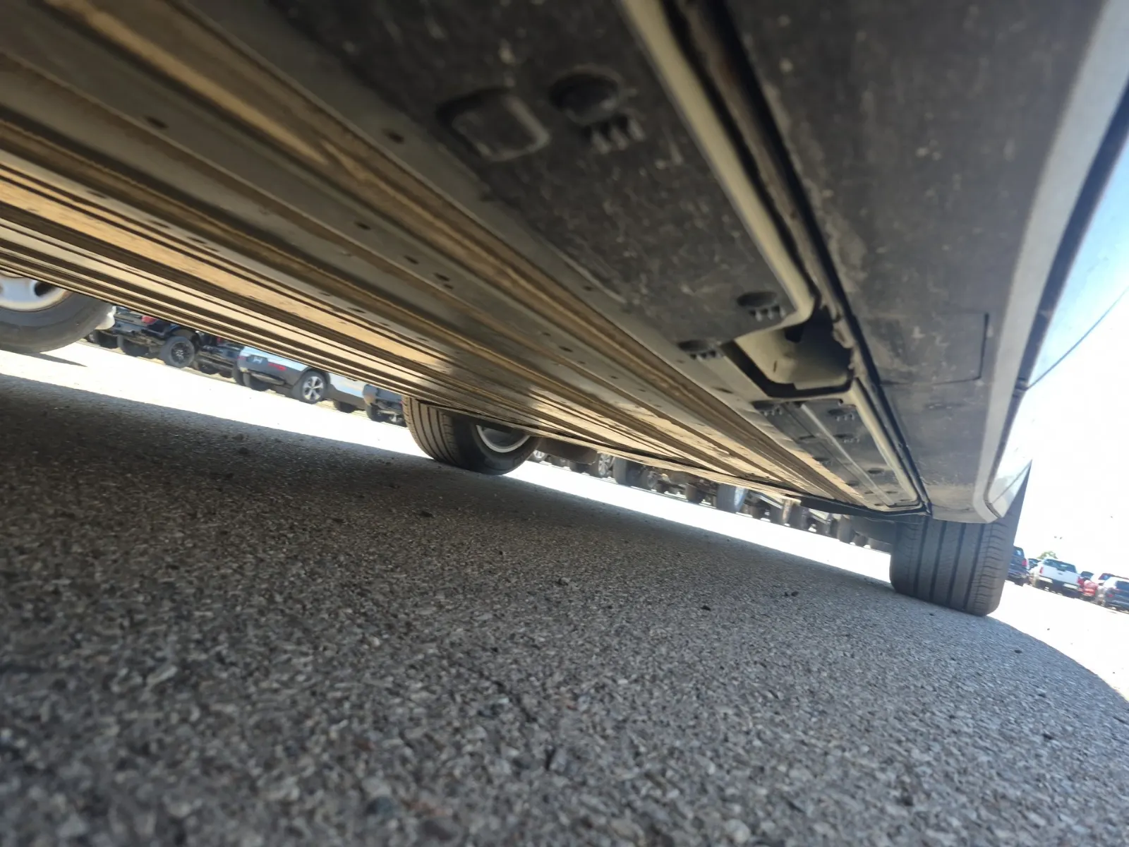 Undercarriage - Passenger Photo