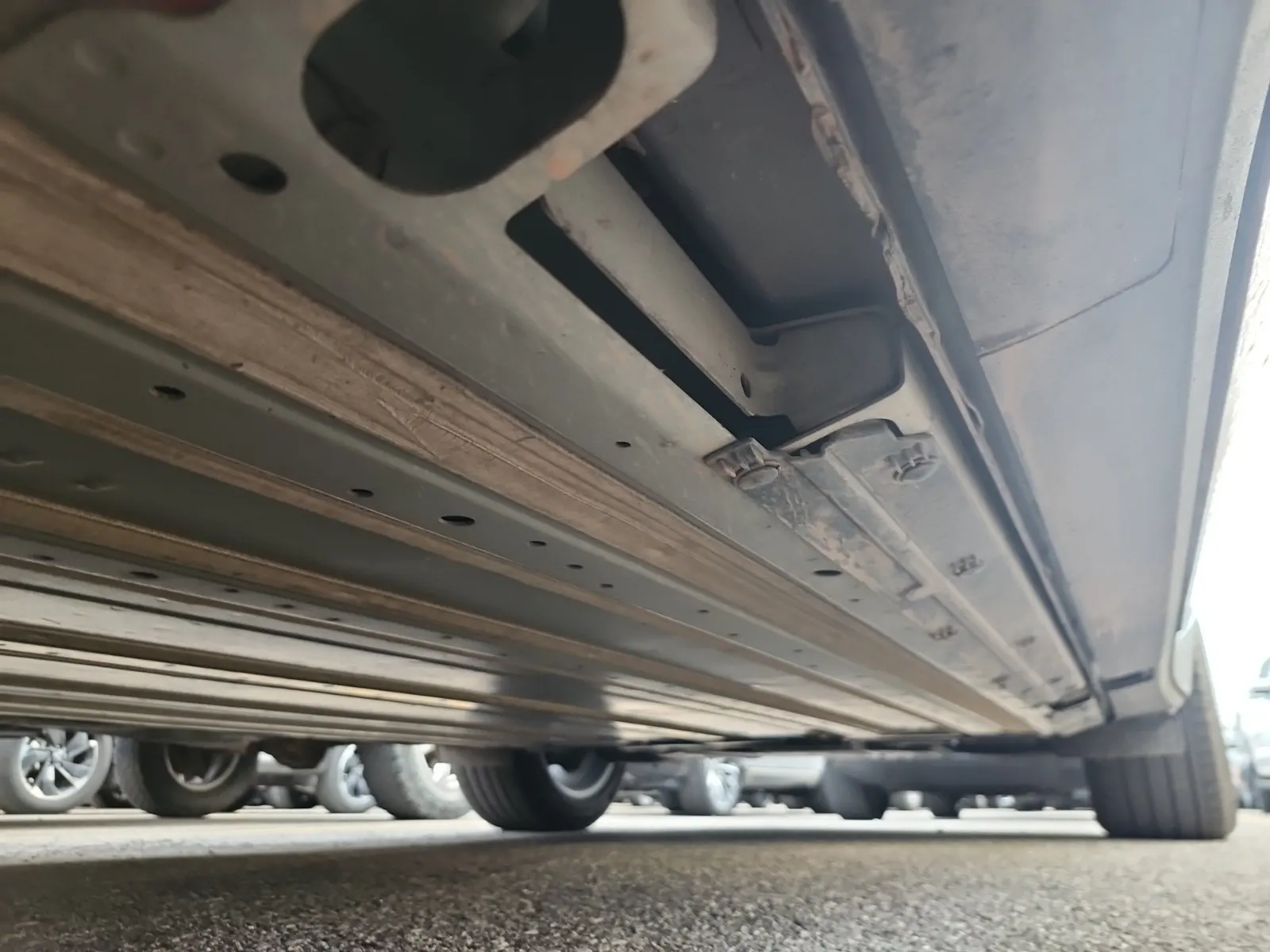 Undercarriage - Driver Photo