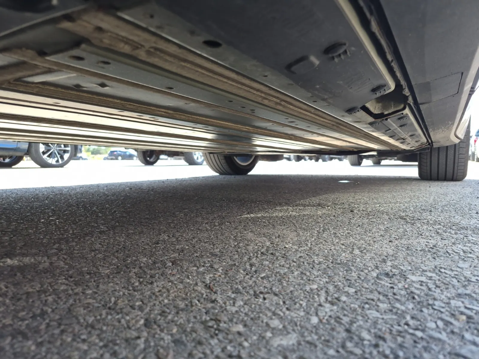 Undercarriage - Passenger Photo