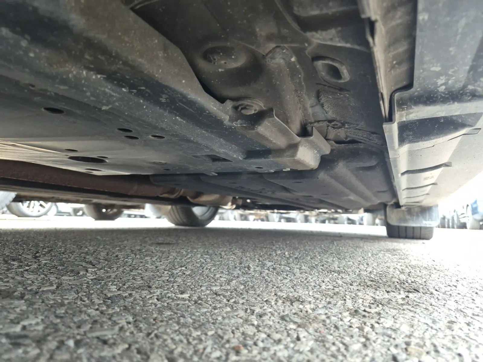 Undercarriage - Passenger Photo