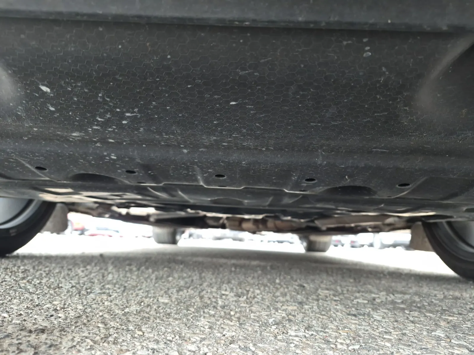 Undercarriage - Front Photo