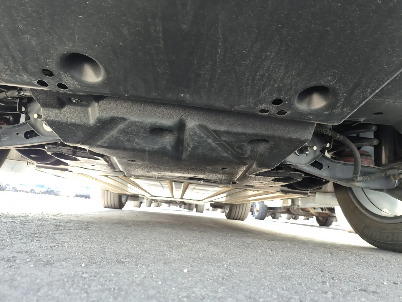 Undercarriage - Rear Photo