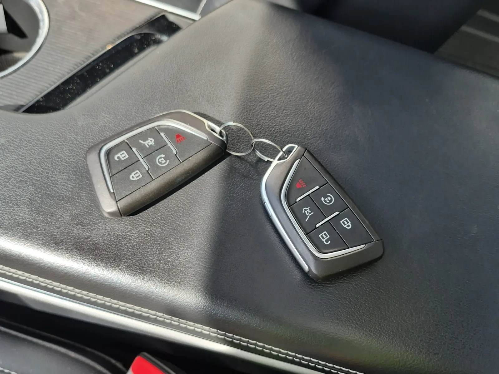 Keys/Fobs/Manual Photo