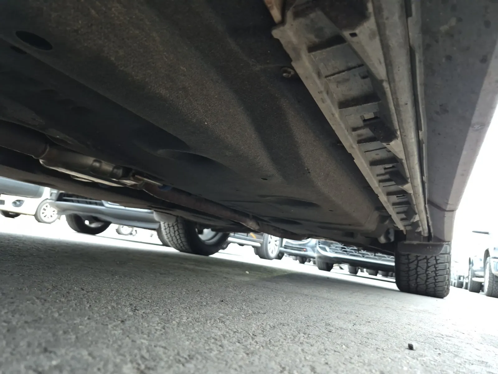 Undercarriage - Driver Photo