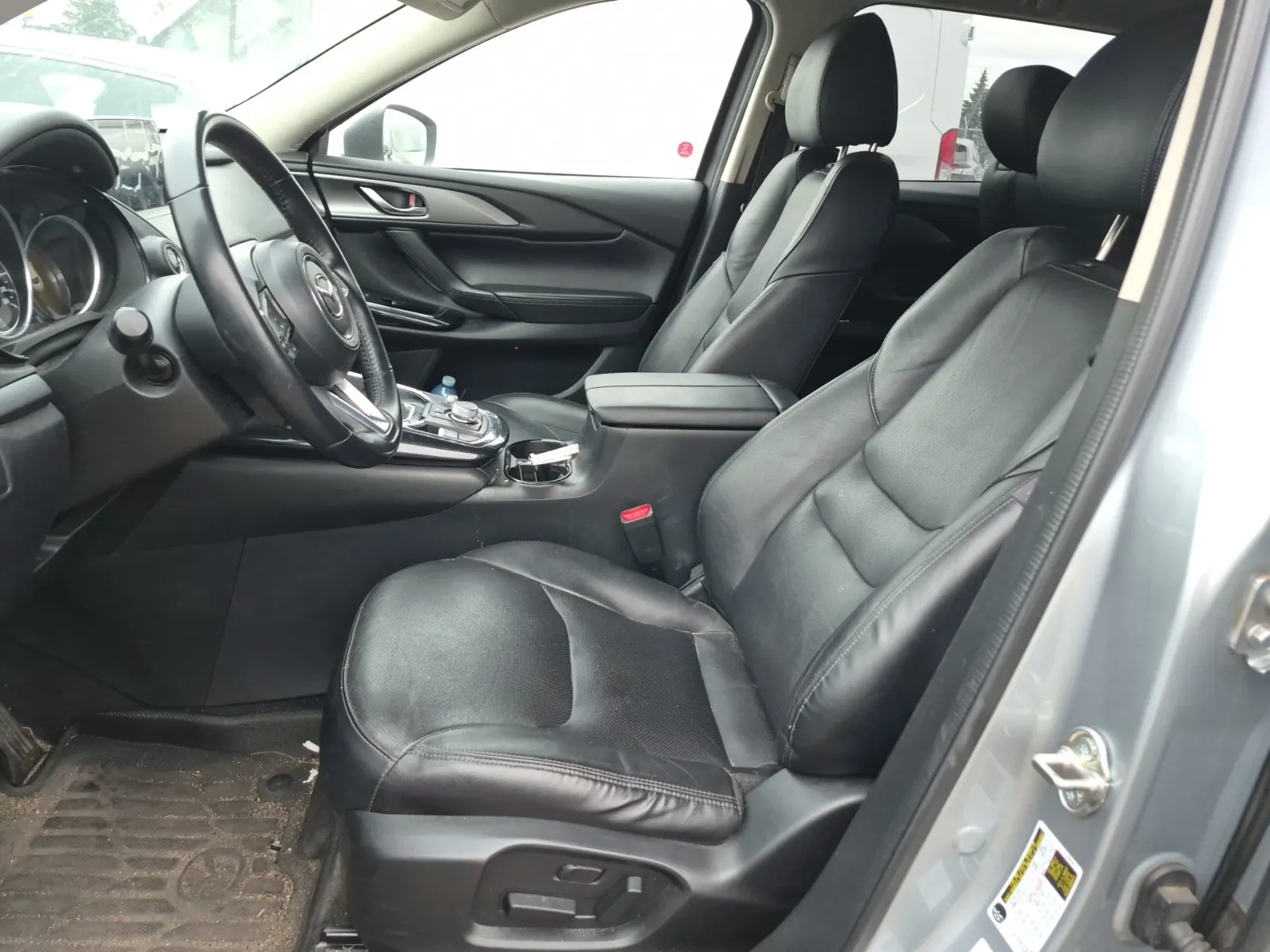 Front Interior Photo